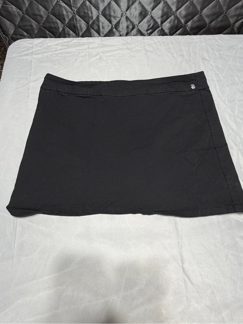 Izod Black Women's Golf Skort - Sleek Everyday Staple